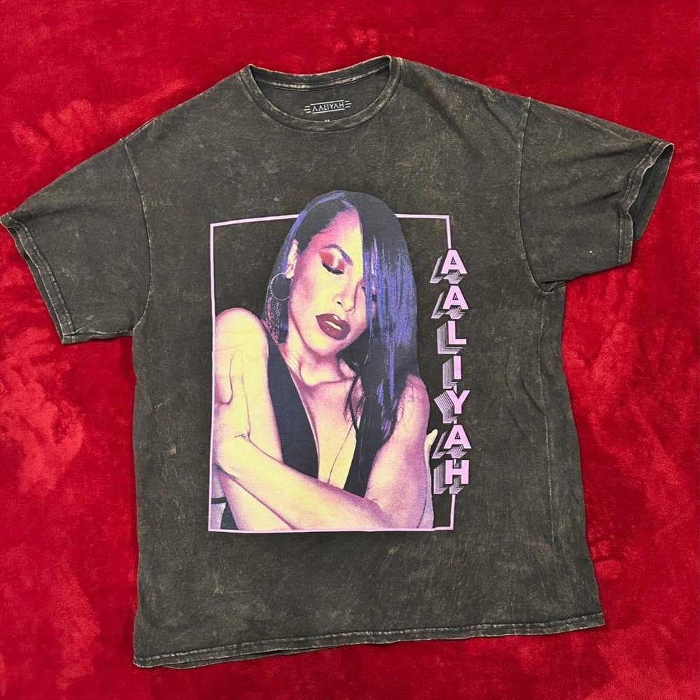 Aaliyah R&B Vintage Style T-Shirt - Medium (Aaliyah Branded) Unisex